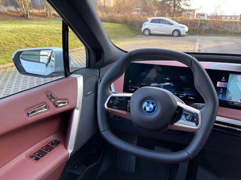 Купить BMW iX 40 электро 2024 id-1005903 в Киеве, Фото №[delta]