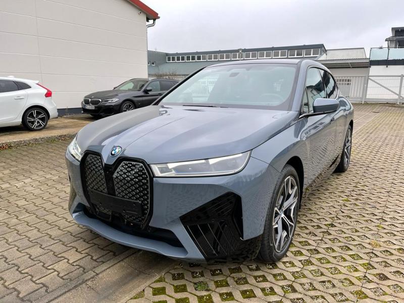 Купить BMW iX 40 бензин 2024 id-1005900 в Киеве, Фото №[delta]