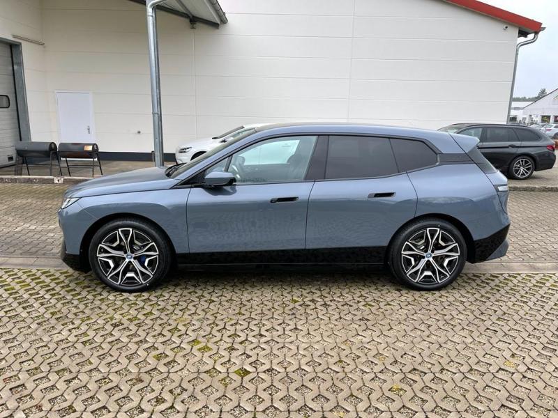 Купить BMW iX 40 бензин 2024 id-1005900 в Киеве, Фото №[delta]