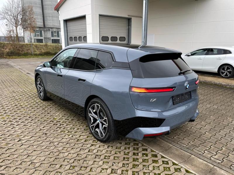 Купить BMW iX 40 бензин 2024 id-1005900 в Киеве, Фото №[delta]