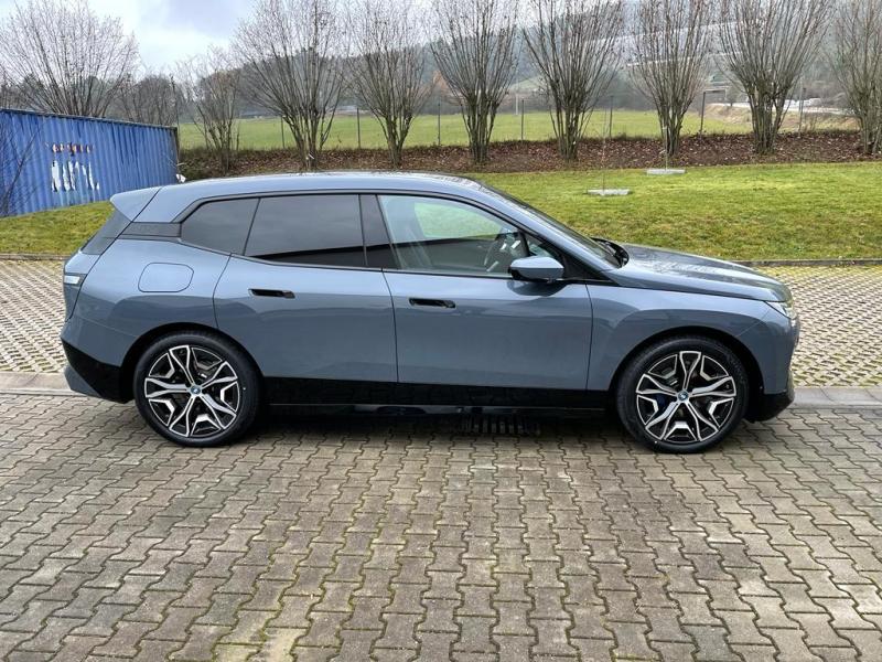 Купить BMW iX 40 бензин 2024 id-1005900 в Киеве, Фото №[delta]