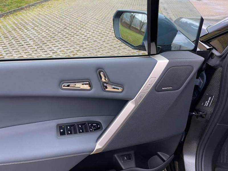 Купить BMW iX 40 бензин 2024 id-1005900 в Киеве, Фото №[delta]