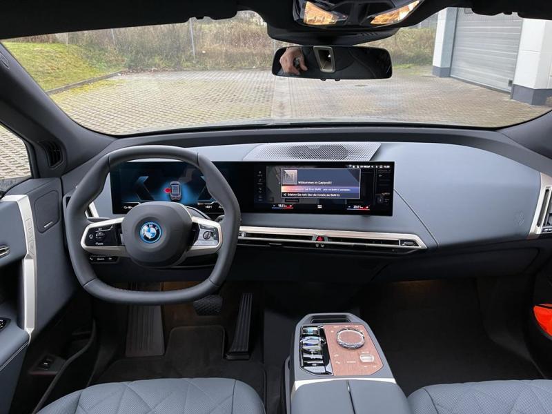 Купить BMW iX 40 бензин 2024 id-1005900 в Киеве, Фото №[delta]