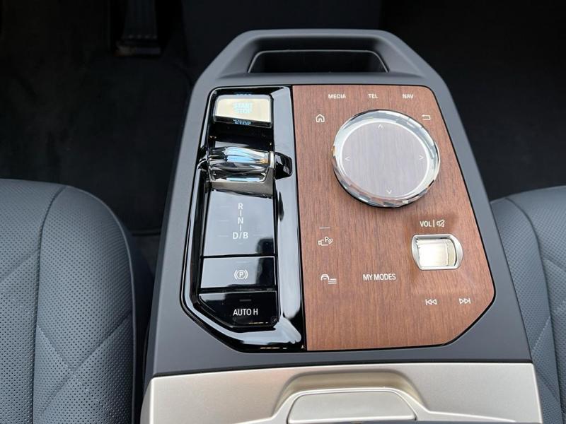 Купить BMW iX 40 бензин 2024 id-1005900 в Киеве, Фото №[delta]