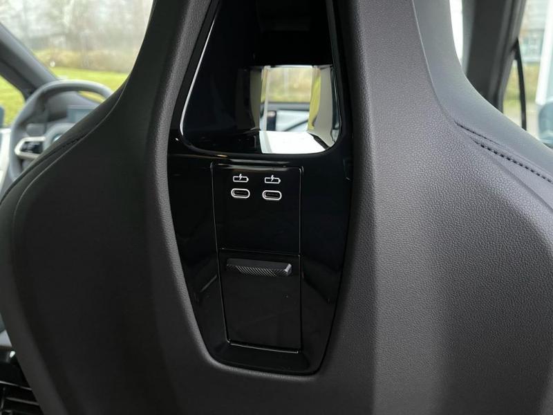 Купить BMW iX 40 бензин 2024 id-1005900 в Киеве, Фото №[delta]