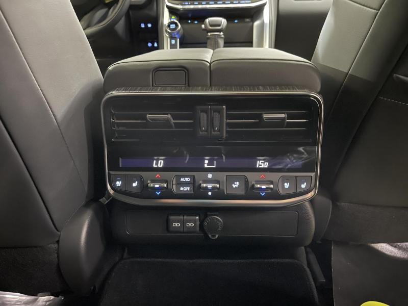 Купить Toyota Land Cruiser 300 Premium 70th дизель 2024 id-1005878 в Киеве, Фото №[delta]