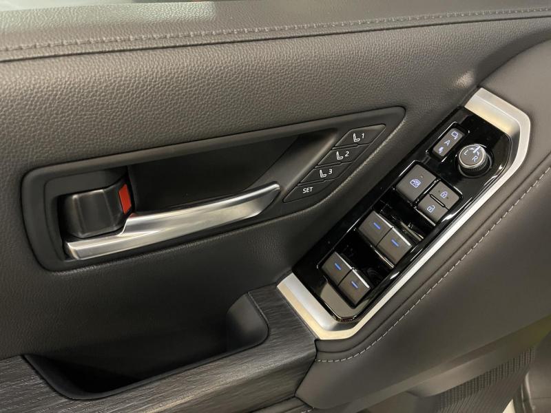 Купить Toyota Land Cruiser 300 Premium 70th дизель 2024 id-1005878 в Киеве, Фото №[delta]