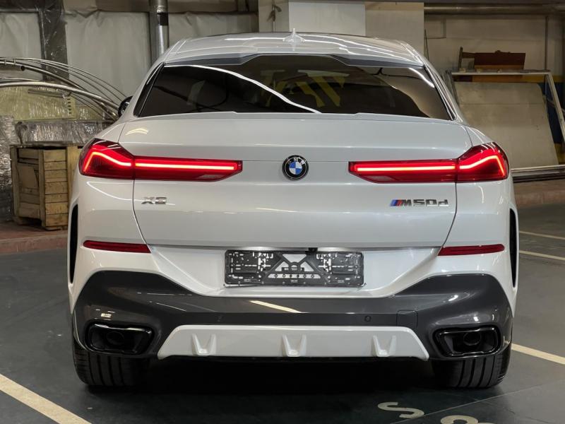 Купить BMW X6 xDrive50d M дизель 2023 id-1005838 в Киеве, Фото №[delta]