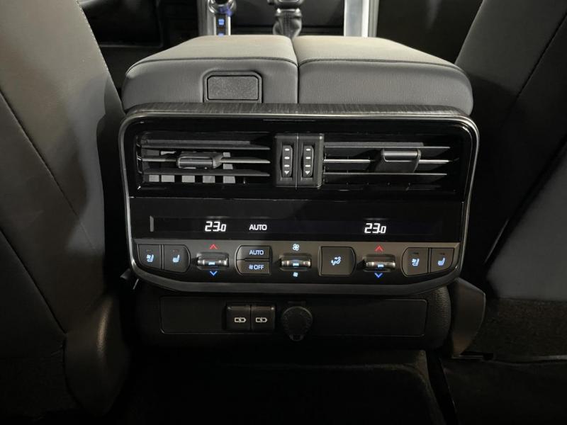 Купить Toyota Land Cruiser 300 бензин 2024 id-1005834 в Киеве, Фото №[delta]