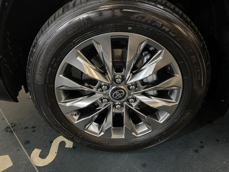 Купить Toyota Land Cruiser 300 бензин 2024 id-1005822 в Киеве, Фото №[delta]