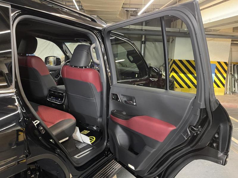 Купить Toyota Land Cruiser 300 бензин 2024 id-1005822 в Киеве, Фото №[delta]