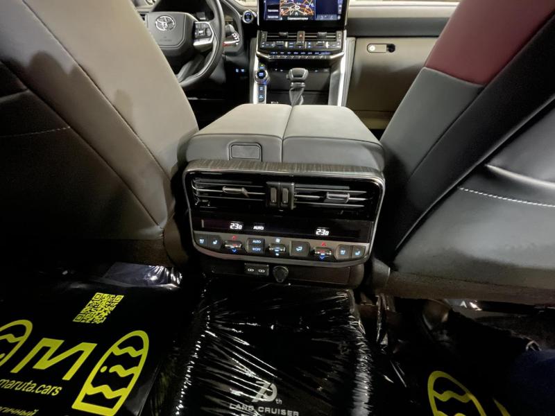 Купить Toyota Land Cruiser 300 бензин 2024 id-1005822 в Киеве, Фото №[delta]