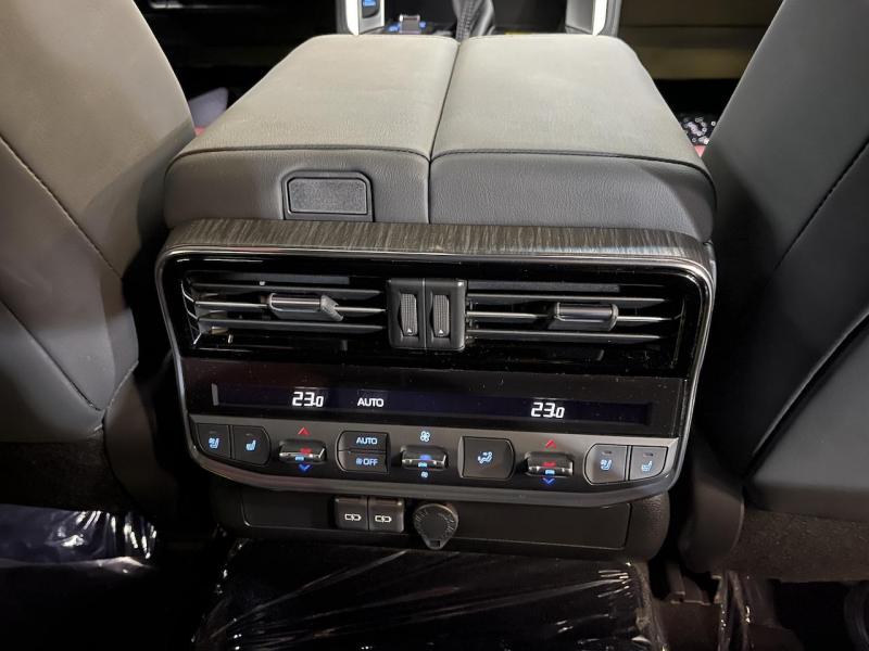 Купить Toyota Land Cruiser 300 бензин 2024 id-1005822 в Киеве, Фото №[delta]