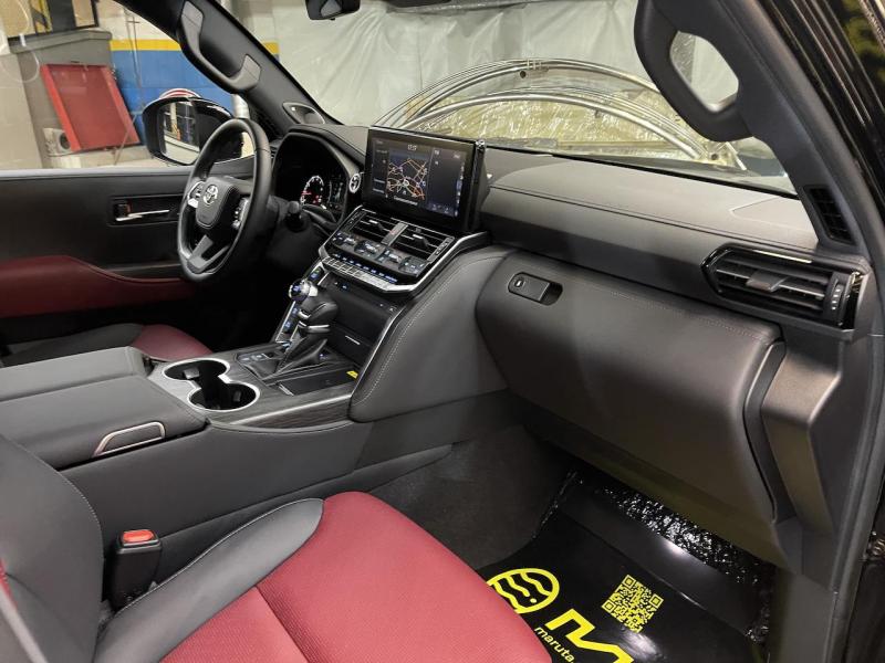 Купить Toyota Land Cruiser 300 бензин 2024 id-1005822 в Киеве, Фото №[delta]