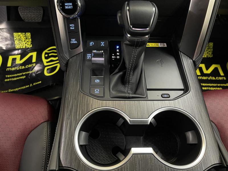 Купить Toyota Land Cruiser 300 бензин 2024 id-1005822 в Киеве, Фото №[delta]