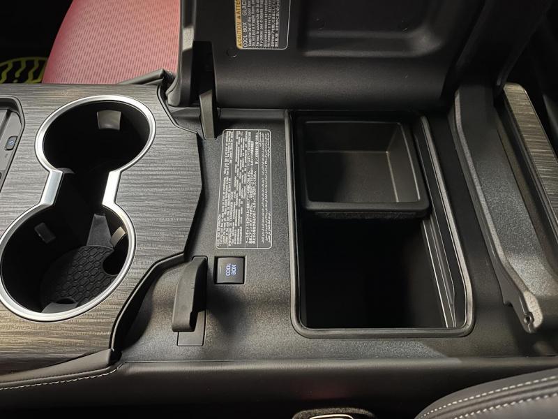 Купить Toyota Land Cruiser 300 бензин 2024 id-1005822 в Киеве, Фото №[delta]