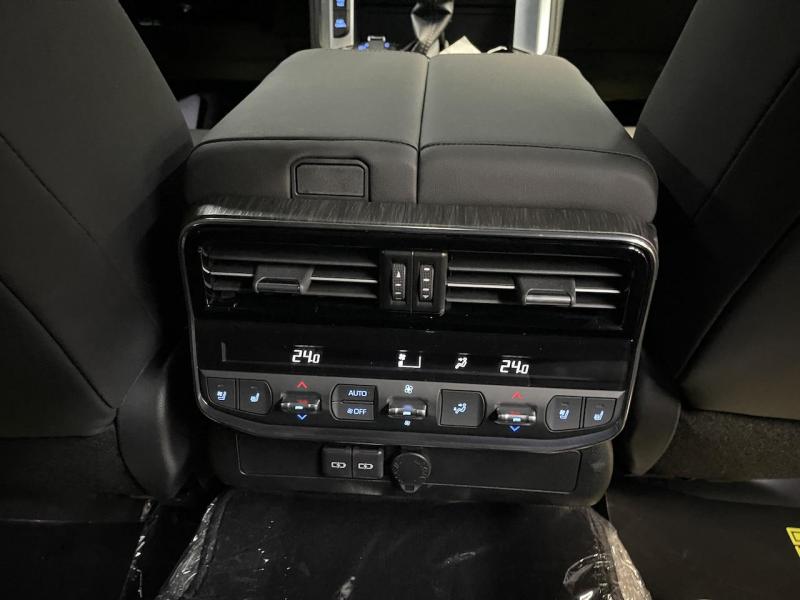 Купить Toyota Land Cruiser 300 бензин 2023 id-1005789 в Киеве, Фото №[delta]