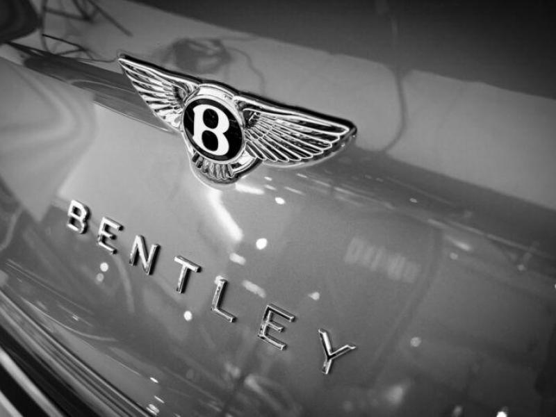 Купить Bentley Bentayga First Edition бензин 2023 id-1005475 в Киеве, Фото №[delta]