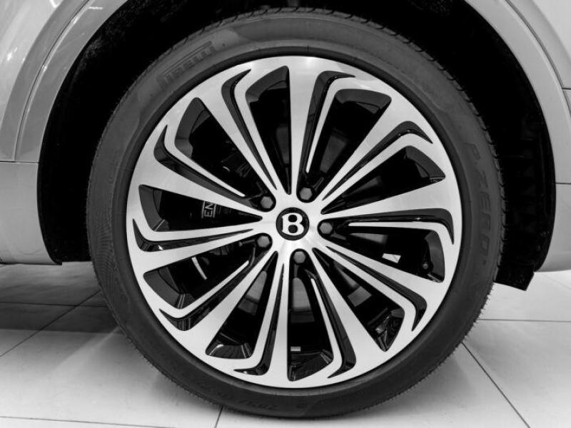 Купить Bentley Bentayga First Edition бензин 2023 id-1005475 в Киеве, Фото №[delta]