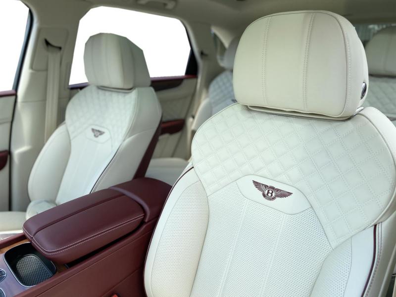Купить Bentley Bentayga бензин 2023 id-1004915 в Киеве, Фото №[delta]