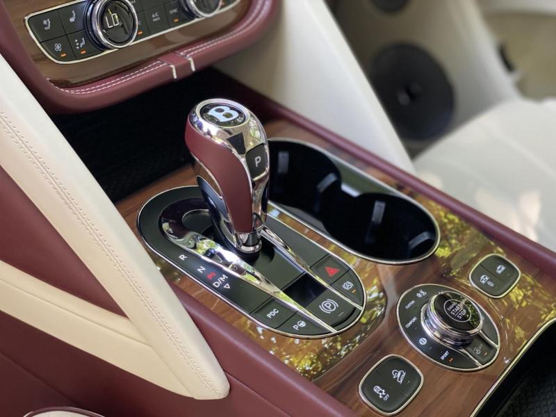 Купить Bentley Bentayga бензин 2023 id-1004915 в Киеве, Фото №[delta]