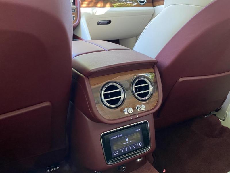 Купить Bentley Bentayga бензин 2023 id-1004915 в Киеве, Фото №[delta]