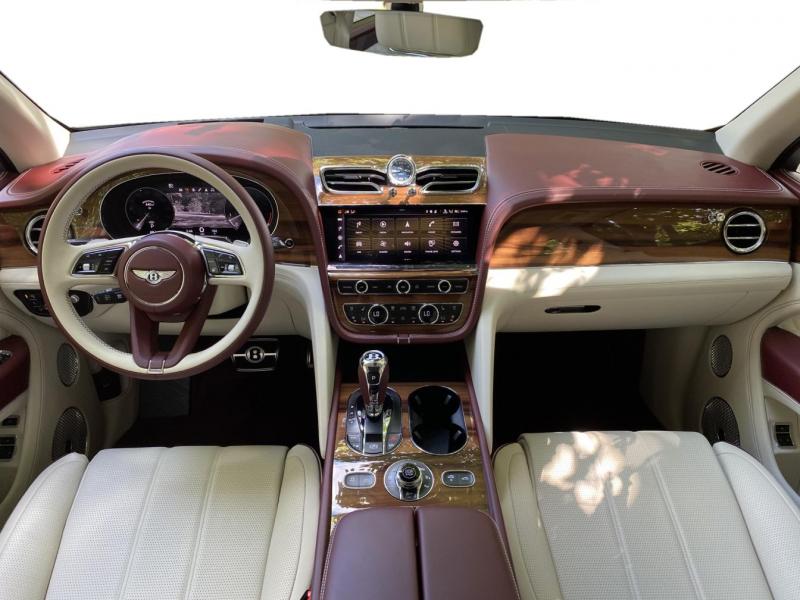 Купить Bentley Bentayga бензин 2023 id-1004915 в Киеве, Фото №[delta]