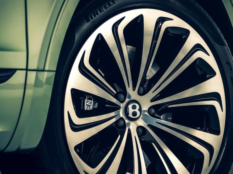 Купить Bentley Bentayga бензин 2023 id-1004715 в Киеве, Фото №[delta]