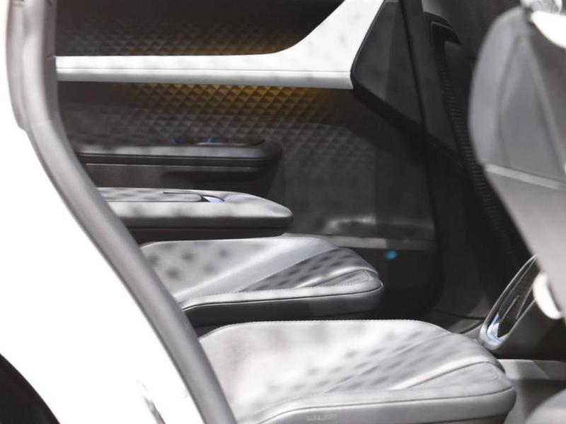 Купить Porsche Taycan Cross Turismo электро 2025 id-1004710 в Киеве, Фото №[delta]