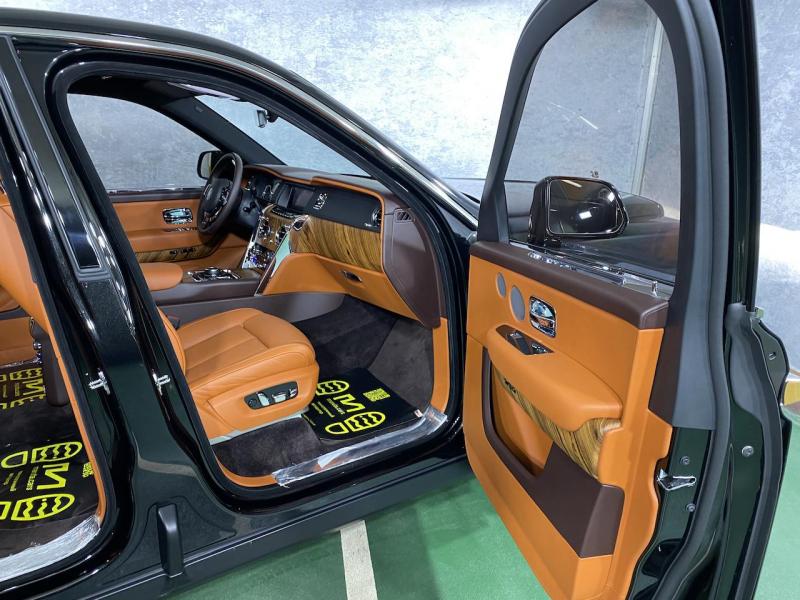 Купить Rolls-Royce Cullinan бензин 2024 id-1004672 в Киеве, Фото №[delta]