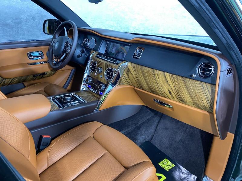 Купить Rolls-Royce Cullinan бензин 2024 id-1004672 в Киеве, Фото №[delta]
