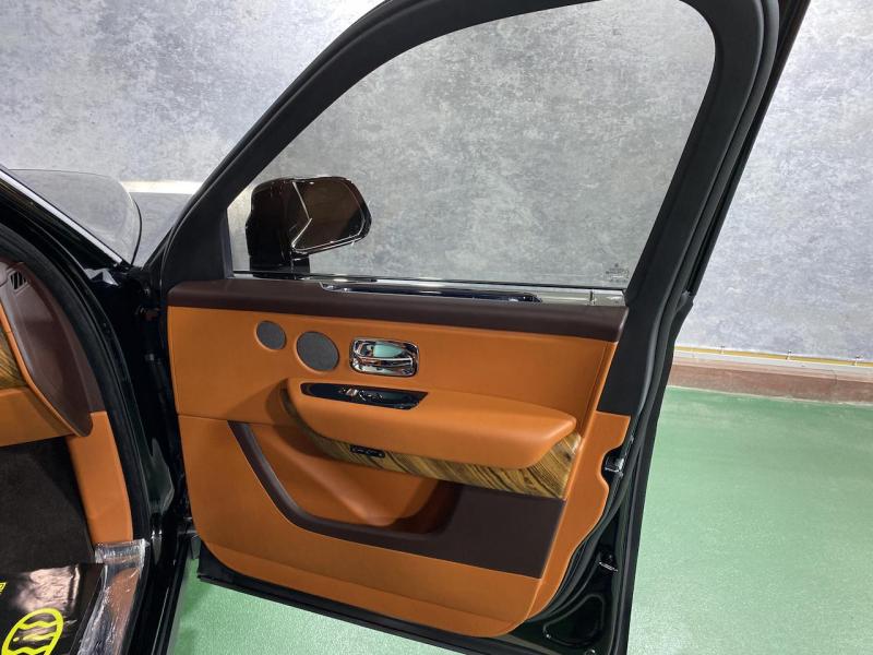 Купить Rolls-Royce Cullinan бензин 2024 id-1004672 в Киеве, Фото №[delta]