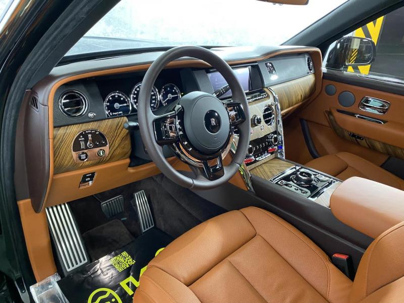 Купить Rolls-Royce Cullinan бензин 2024 id-1004672 в Киеве, Фото №[delta]