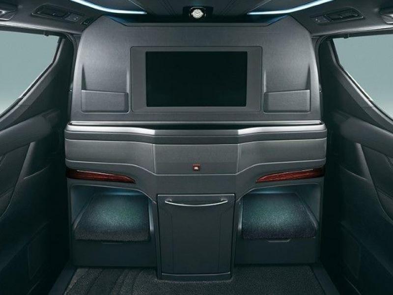 Купить Lexus LM 300h бензин 2023 id-1004450 в Киеве, Фото №[delta]