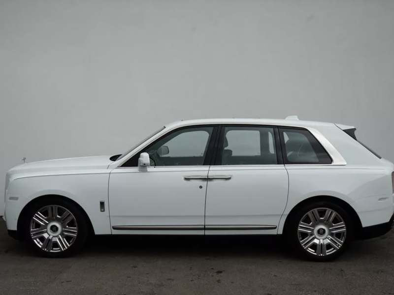 Купить Rolls-Royce Cullinan бензин 2023 id-1004366 в Киеве, Фото №[delta]