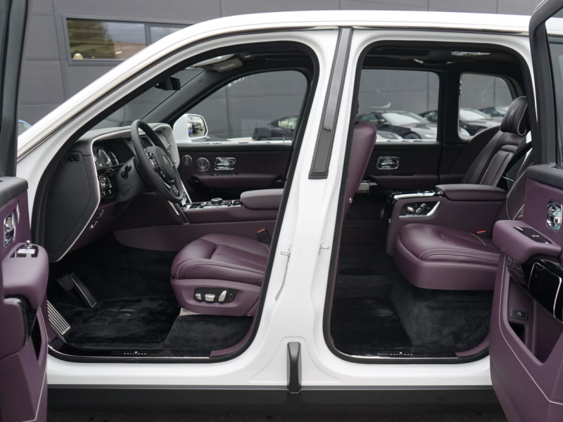 Купить Rolls-Royce Cullinan бензин 2023 id-1004366 в Киеве, Фото №[delta]