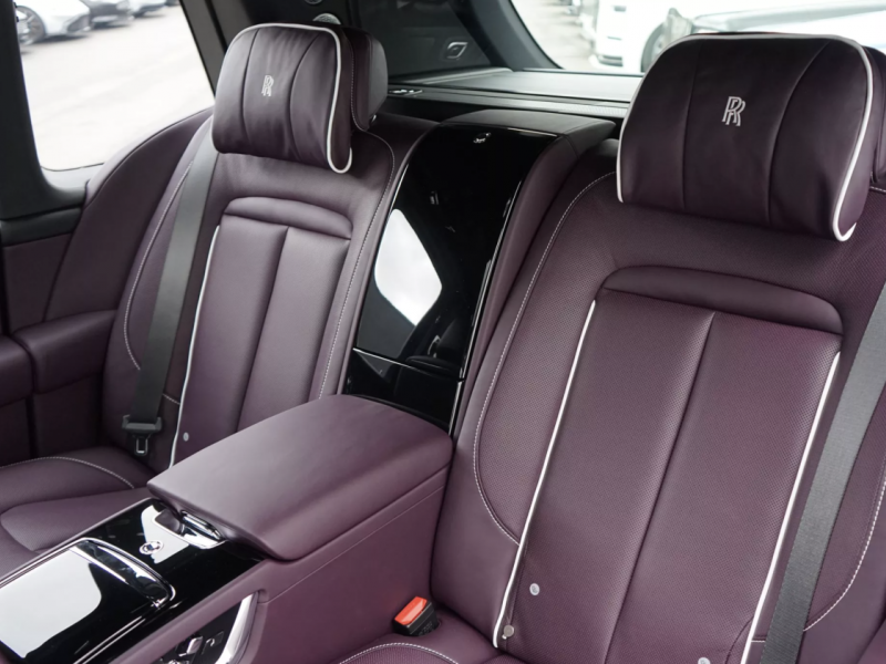 Купить Rolls-Royce Cullinan бензин 2023 id-1004366 в Киеве, Фото №[delta]