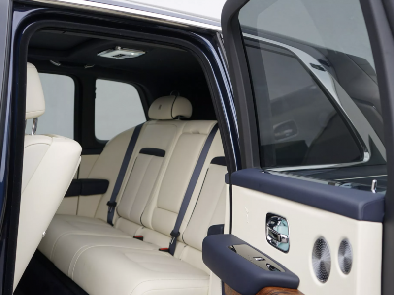 Купить Rolls-Royce Cullinan бензин 2024 id-1004364 в Киеве, Фото №[delta]