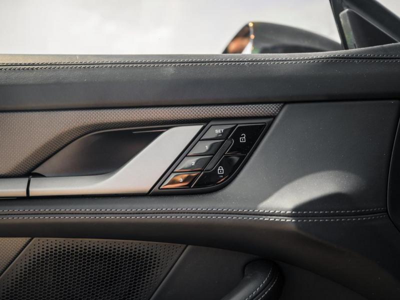 Купить Porsche Taycan Turbo бензин 2024 id-1004093 в Киеве, Фото №[delta]