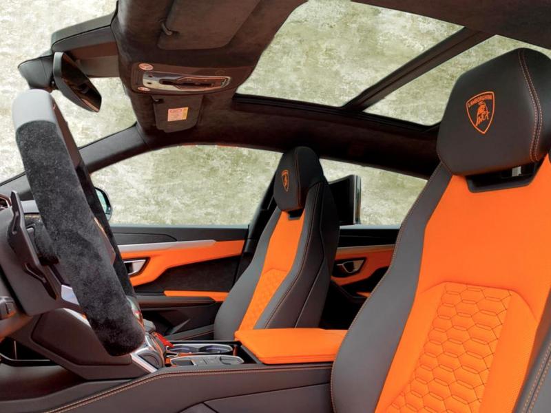 Купить Lamborghini Urus бензин 2023 id-9273 в Киеве, Фото №[delta]