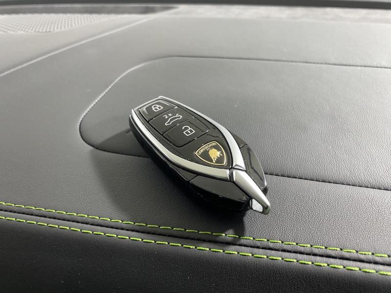 Купить Lamborghini Urus бензин 2023 id-9181 в Киеве, Фото №[delta]