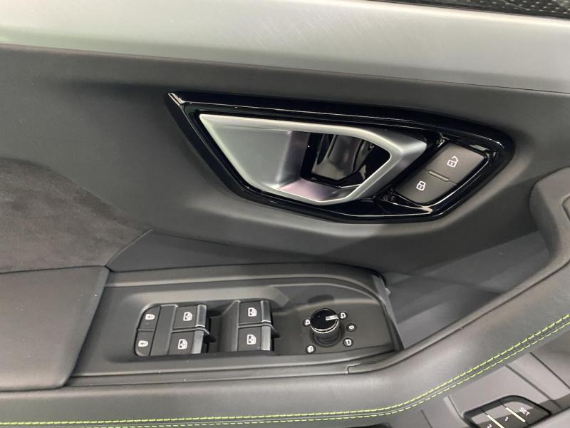 Купить Lamborghini Urus бензин 2023 id-9181 в Киеве, Фото №[delta]