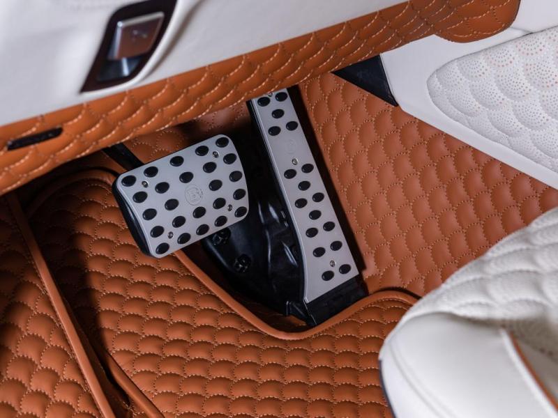 Купить Mercedes-Benz G 900 Brabus бензин 2023 id-8336 в Киеве, Фото №[delta]