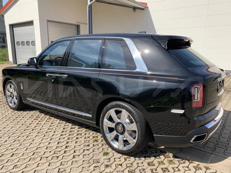 Купить Rolls-Royce Cullinan бензин 2023 id-7353 в Киеве, Фото №[delta]