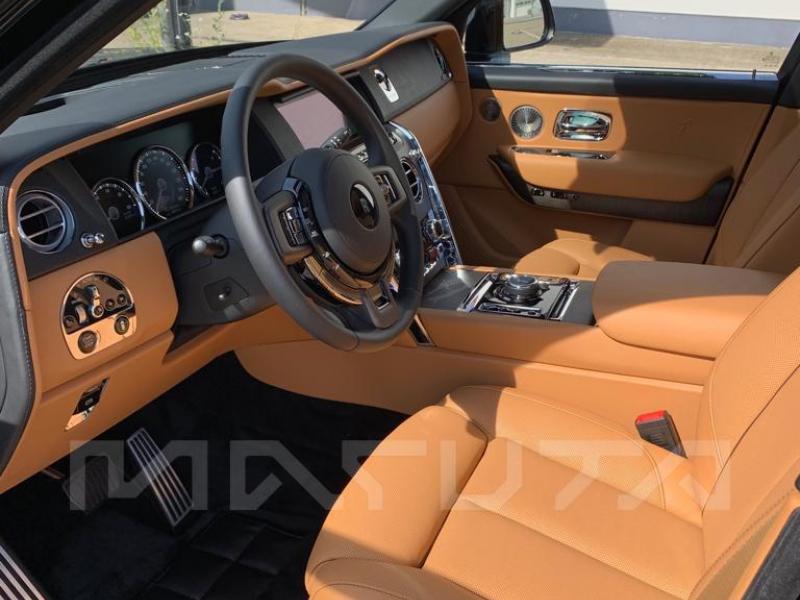 Купить Rolls-Royce Cullinan бензин 2023 id-7353 в Киеве, Фото №[delta]