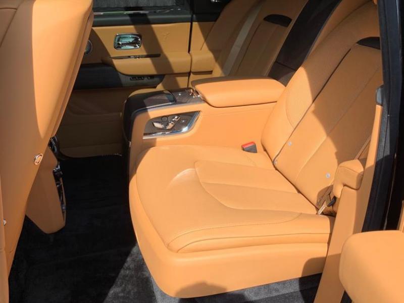 Купить Rolls-Royce Cullinan бензин 2023 id-7353 в Киеве, Фото №[delta]