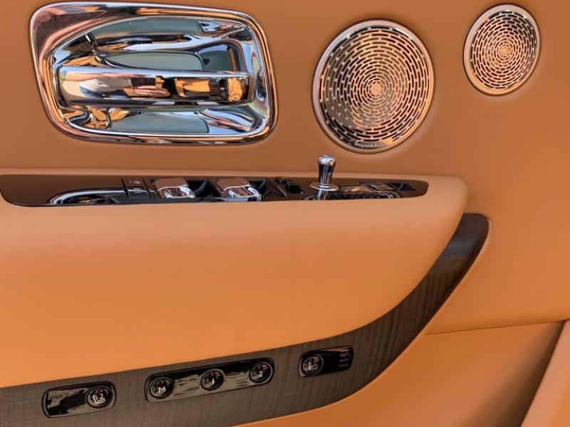 Купить Rolls-Royce Cullinan бензин 2023 id-7353 в Киеве, Фото №[delta]
