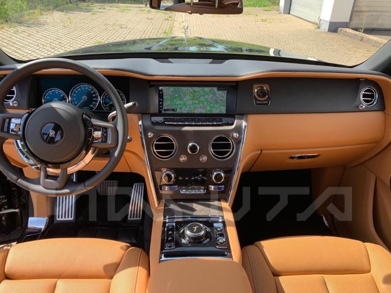 Купить Rolls-Royce Cullinan бензин 2023 id-7353 в Киеве, Фото №[delta]