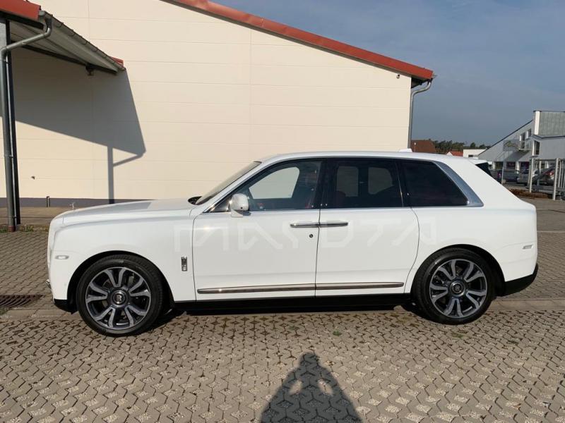 Купить Rolls-Royce Cullinan бензин 2023 id-7056 в Киеве, Фото №[delta]