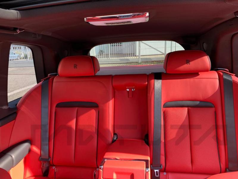 Купить Rolls-Royce Cullinan бензин 2023 id-7056 в Киеве, Фото №[delta]